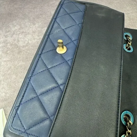 CHANEL Lambskin Quilted Medium Graphic Flap Navy Black - Picture 12 of 16